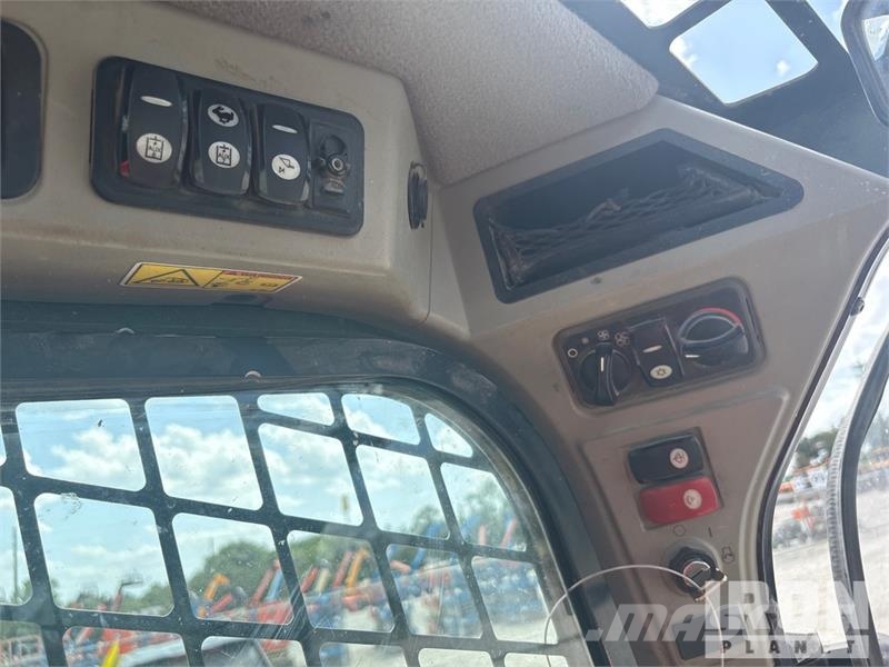 CAT 289D Krautuvai su šoniniu pasukimu