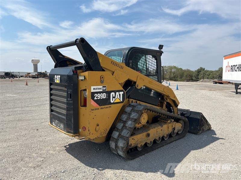 CAT 299D2 Two-Speed High Flow XPS Compact Track Loader لوادر انزلاقية التوجيه