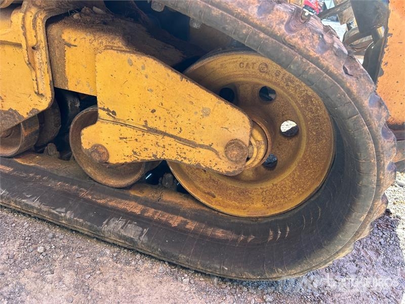 CAT 299D2 XHP Two-Speed Compact Track Loader Kompaktlaadurid
