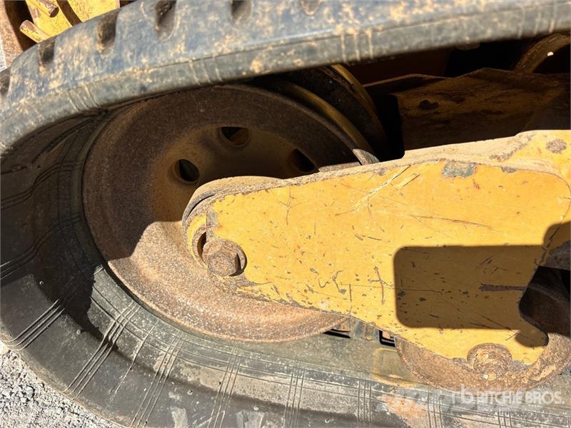 CAT 299D2 XHP Two-Speed Compact Track Loader Kompaktlaadurid