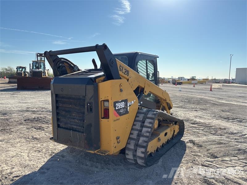 CAT 299D2XHP Two-Speed High Flow XPS Compact Track Loa لوادر انزلاقية التوجيه