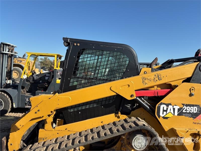 CAT 299D2XHP Two-Speed High Flow XPS Compact Track Loa لوادر انزلاقية التوجيه