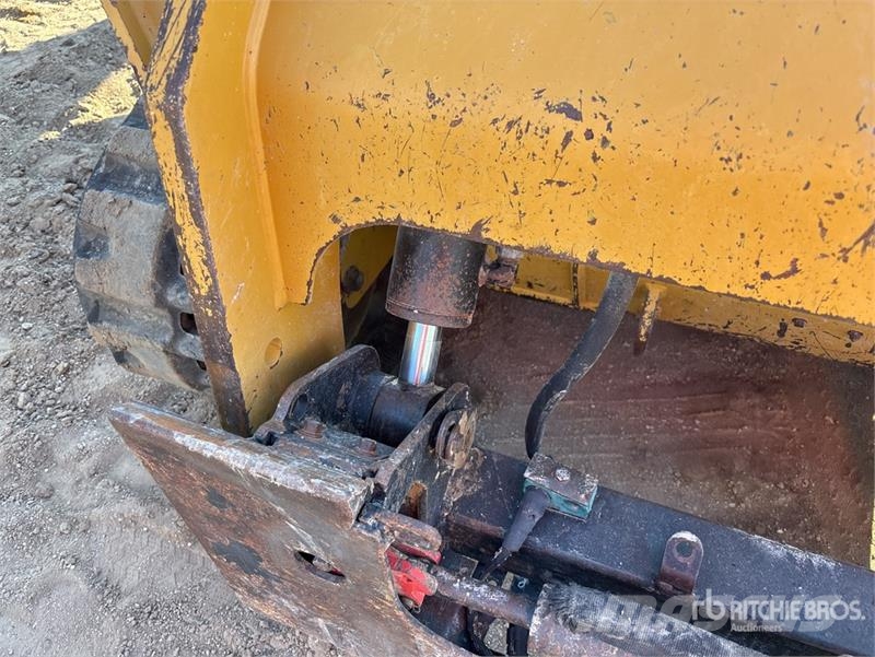 CAT 299D2XHP Two-Speed High Flow XPS Compact Track Loa لوادر انزلاقية التوجيه