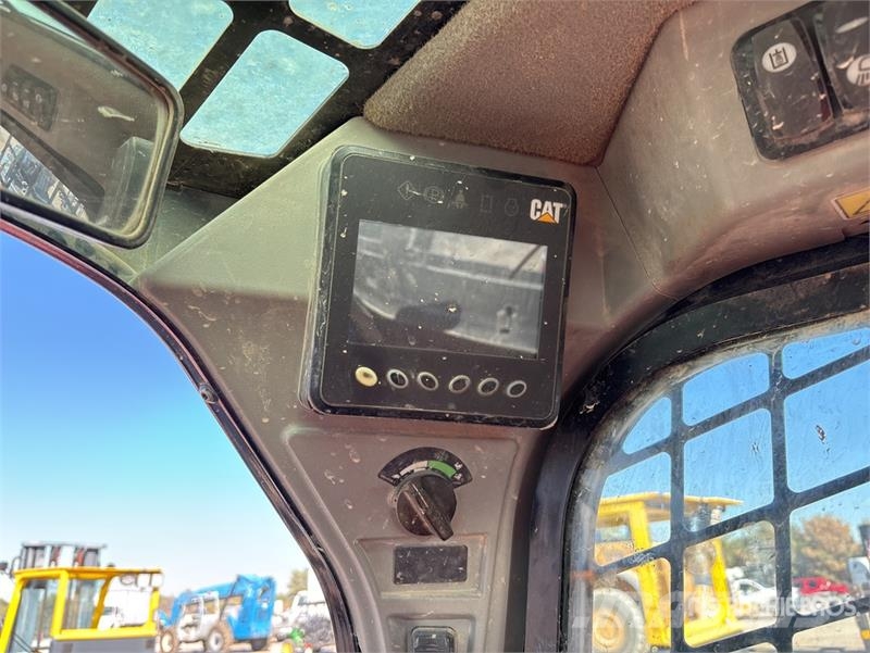 CAT 299D2XHP Two-Speed High Flow XPS Compact Track Loa لوادر انزلاقية التوجيه