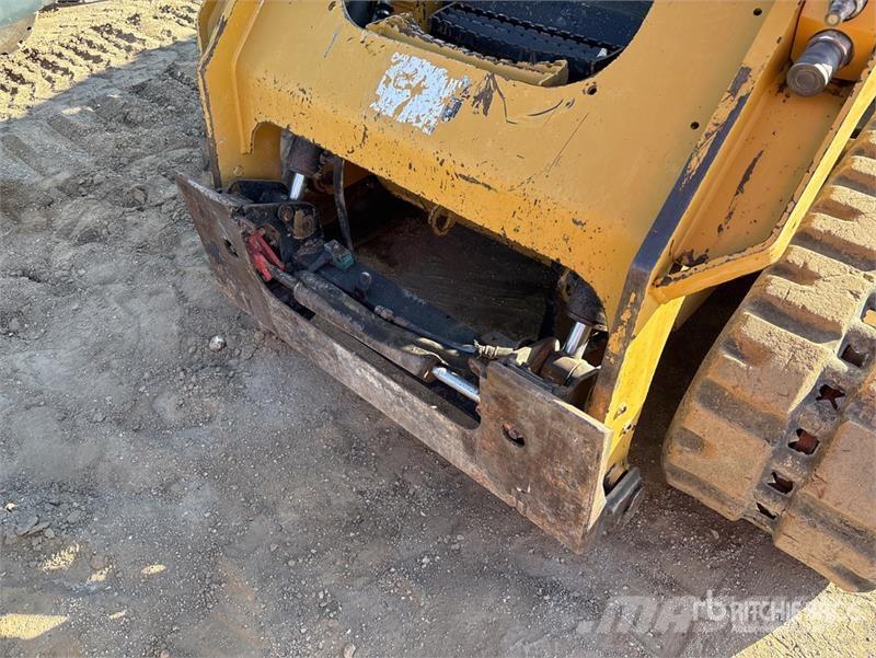 CAT 299D2XHP Two-Speed High Flow XPS Compact Track Loa لوادر انزلاقية التوجيه