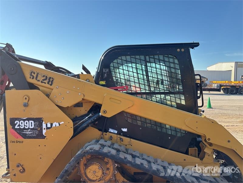 CAT 299D2XHP Two-Speed High Flow XPS Compact Track Loa لوادر انزلاقية التوجيه