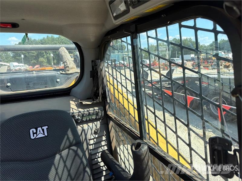 CAT 299D3 XE Two-Speed Compact Track Loader Skid steer loaders