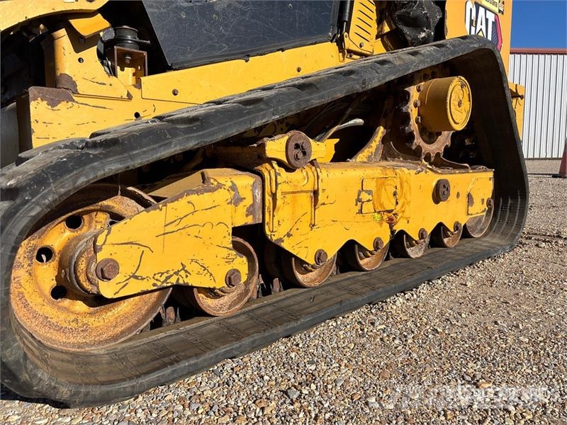 CAT 299D3 XE Two-Speed High Flow Compact Track Loader لوادر انزلاقية التوجيه