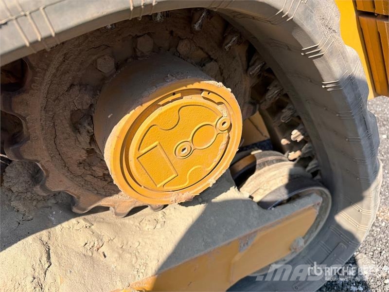 CAT 299D3 XE Two-Speed Compact Track Loader Skid steer loaders