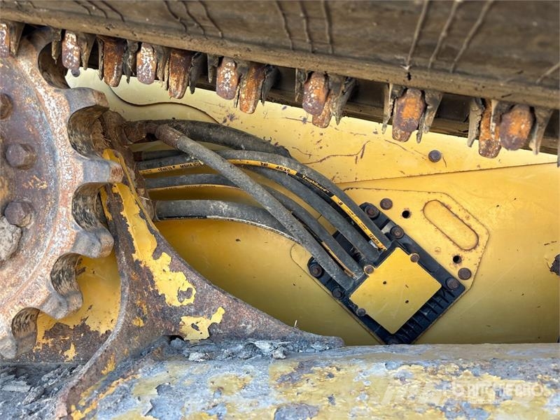 CAT 299D3 XE Two-Speed High Flow Compact Track Loader لوادر انزلاقية التوجيه
