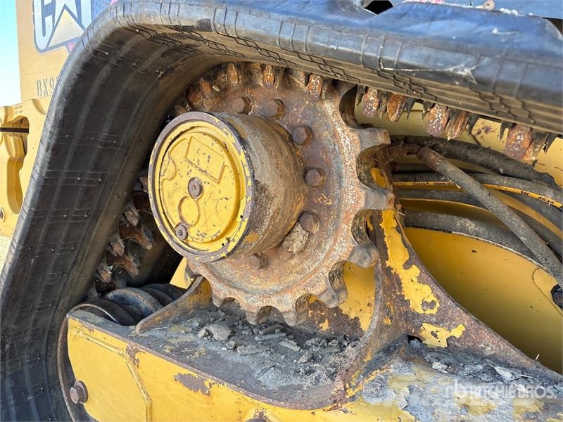 CAT 299D3 XE Two-Speed High Flow Compact Track Loader لوادر انزلاقية التوجيه