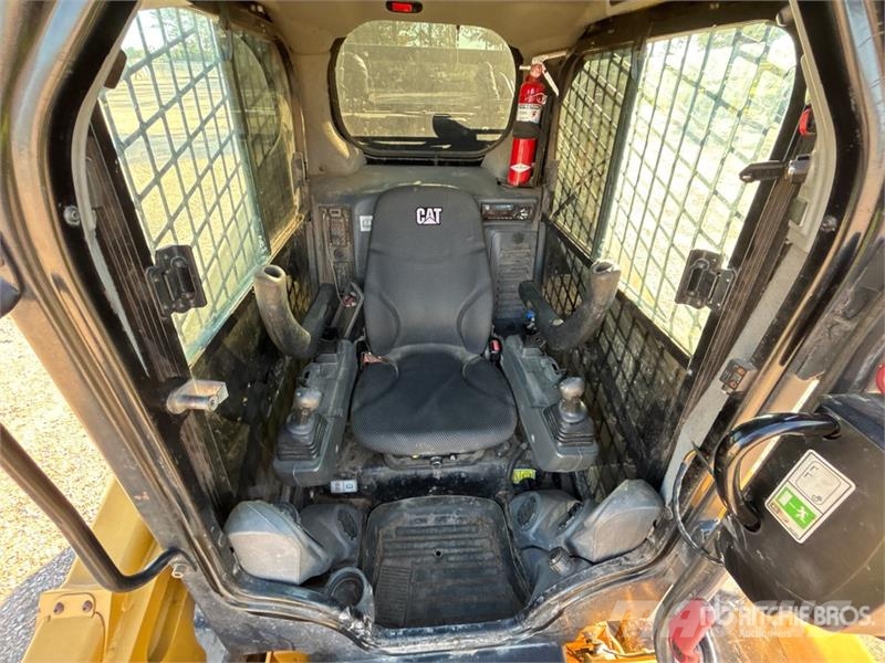 CAT 299D3 XE Two-Speed High Flow Compact Track Loader لوادر انزلاقية التوجيه
