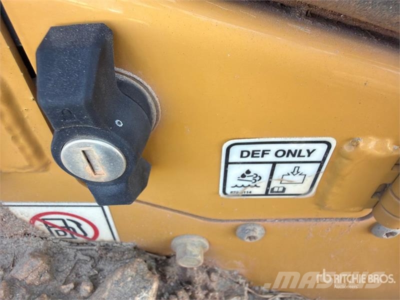 CAT 299D3 XE Two-Speed Compact Track Loader Skid steer loaders