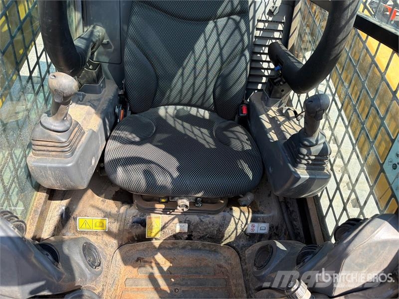 CAT 299D3 XE Two-Speed Compact Track Loader Skid steer loaders