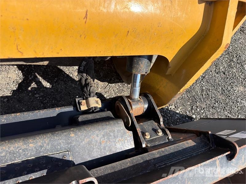 CAT 299D3 XE Two-Speed Compact Track Loader Skid steer loaders