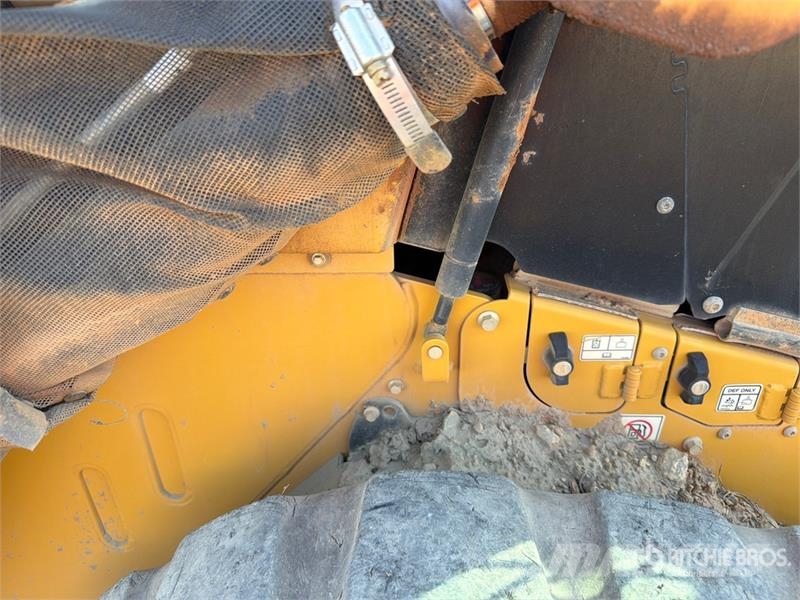 CAT 299D3 XE Two-Speed Compact Track Loader Skid steer loaders