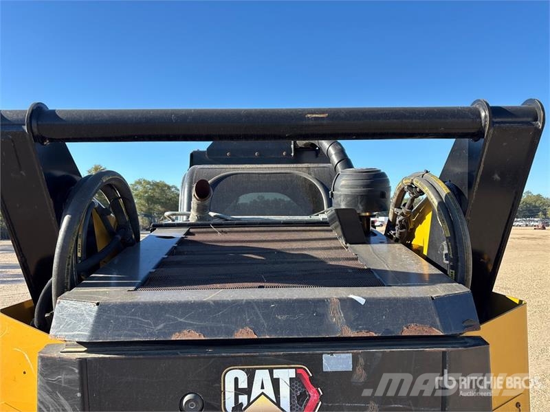 CAT 299D3 XE Two-Speed High Flow Compact Track Loader لوادر انزلاقية التوجيه
