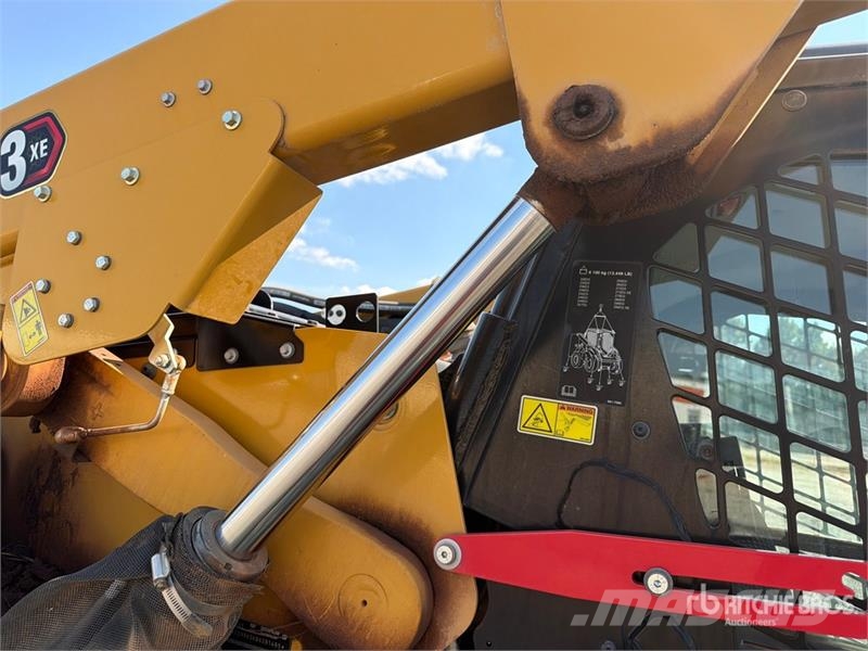 CAT 299D3 XE Two-Speed Compact Track Loader Skid steer loaders