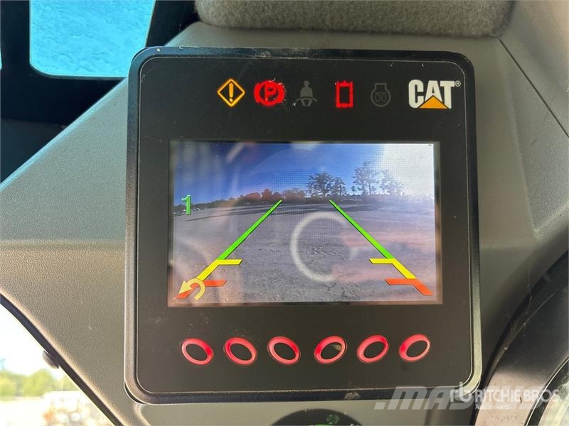CAT 299D3 XE Two-Speed High Flow Compact Track Loader لوادر انزلاقية التوجيه