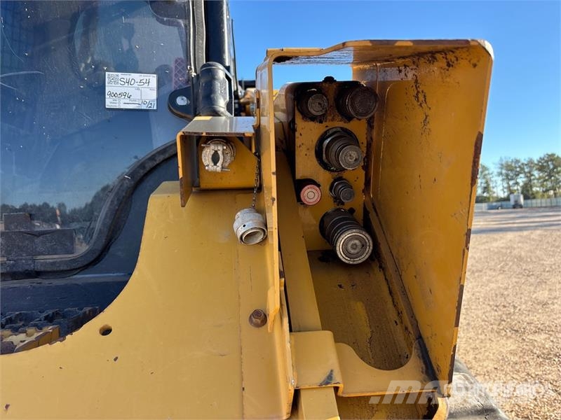 CAT 299D3 XE Two-Speed High Flow Compact Track Loader لوادر انزلاقية التوجيه