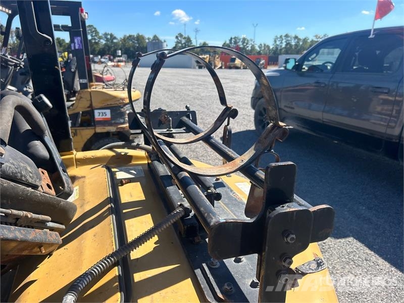 CAT 2P6000-LE 5500 lb Pneumatic Tire Forklift 그 외 지게차