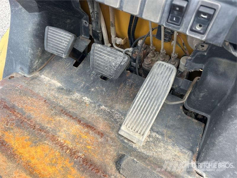 CAT 2P6000 Pneumatic Tire Forklift (Inoperable) 그 외 지게차