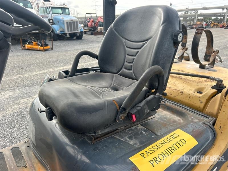 CAT 2P6000 Pneumatic Tire Forklift (Inoperable) 그 외 지게차