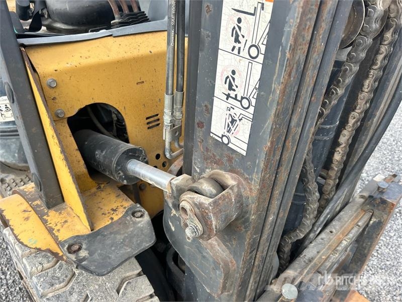 CAT 2P6000 Pneumatic Tire Forklift (Inoperable) 그 외 지게차