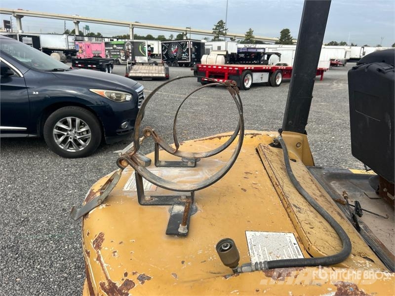 CAT 2P6000 Pneumatic Tire Forklift (Inoperable) 그 외 지게차