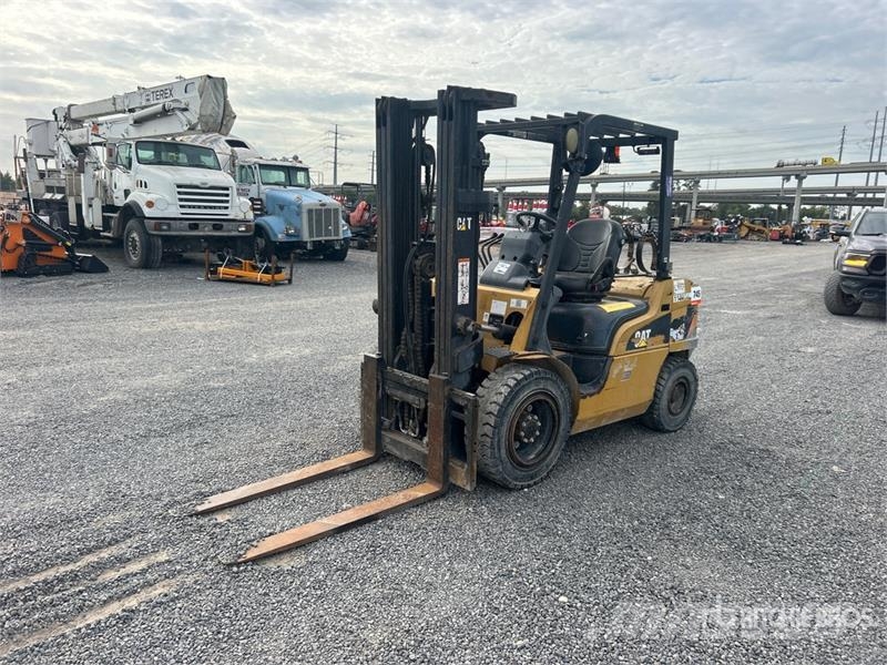 CAT 2P6000 Pneumatic Tire Forklift (Inoperable) 그 외 지게차