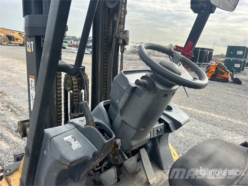 CAT 2P6000 Pneumatic Tire Forklift (Inoperable) 그 외 지게차