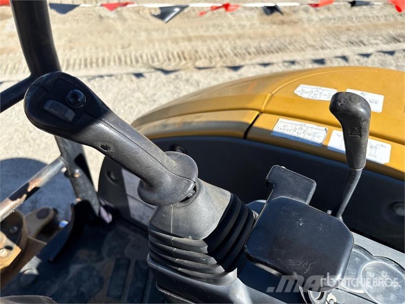 CAT 303E CR Minigrävare < 7t