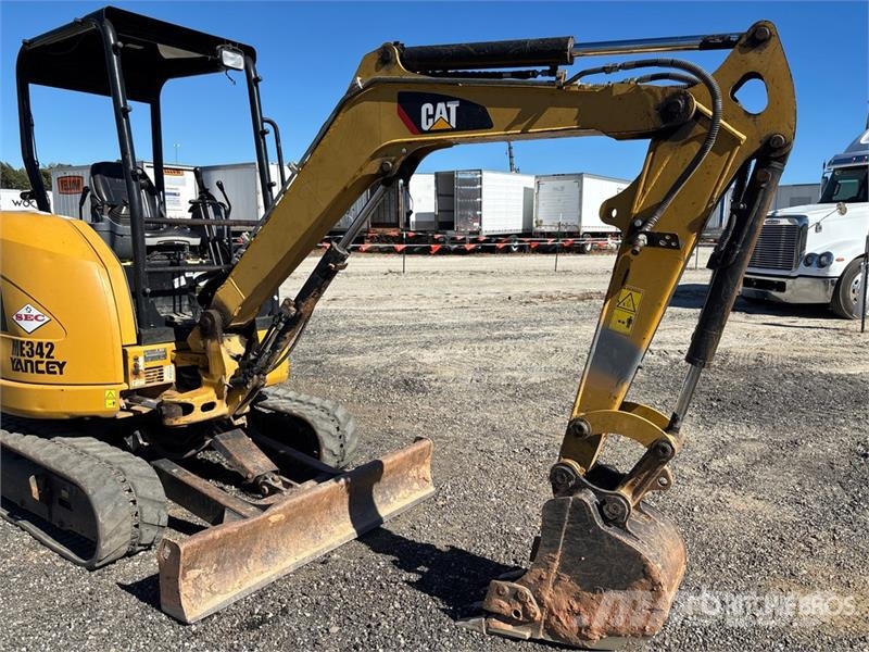 CAT 303E CR Minigrävare < 7t
