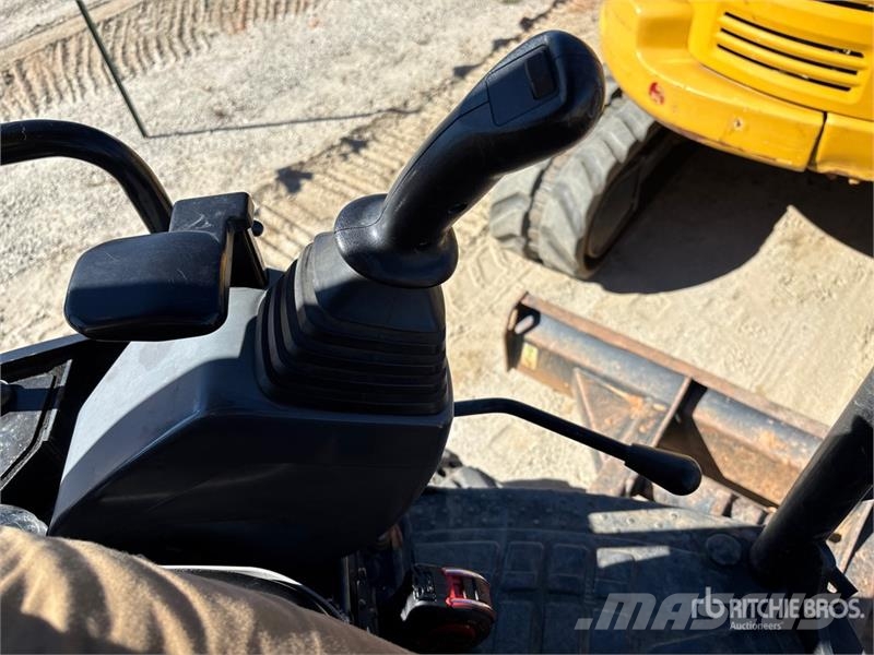 CAT 303E CR Minigrävare < 7t