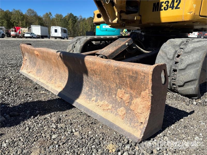 CAT 303E CR Minigrävare < 7t