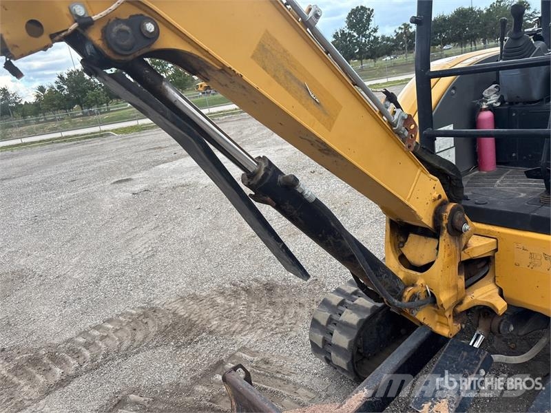 CAT 303E CR Mini ekskavatori < 7 t