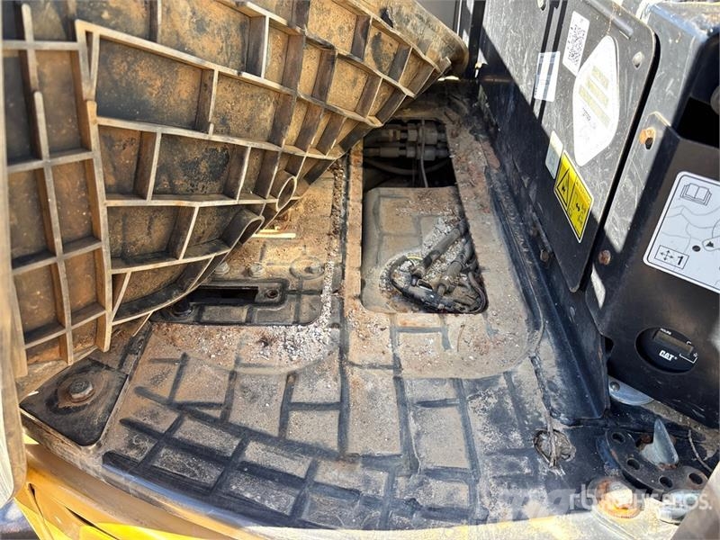 CAT 303E CR Minigrävare < 7t