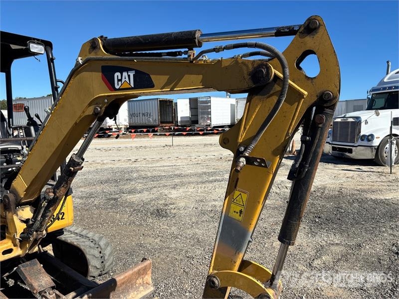 CAT 303E CR Minigrävare < 7t
