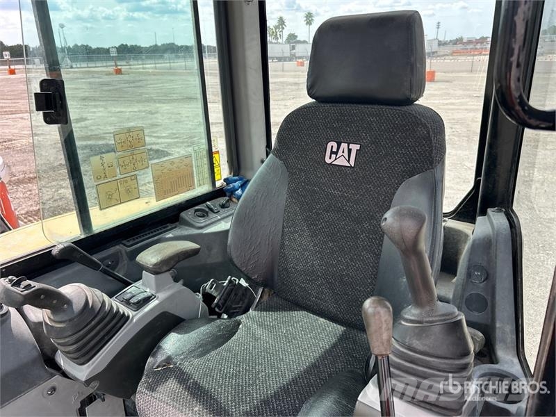 CAT 304E2 CR Mini bageri <7t