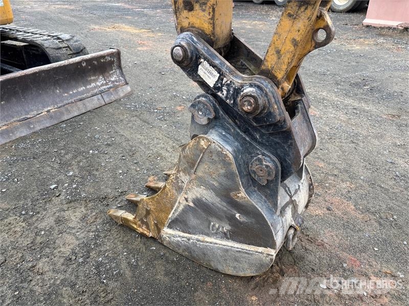 CAT 305E2 CR Mini Excavator Mini bagri <7t