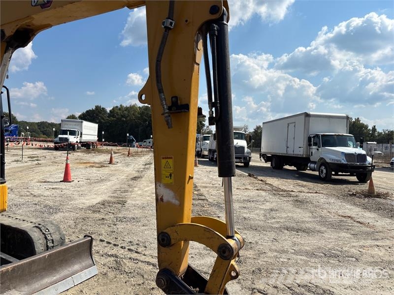 CAT 305E2 CR Mini Excavator Minibagger < 7t