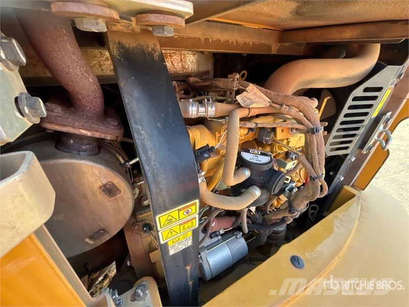 CAT 305E2 CR Mini Excavator Minibagger < 7t