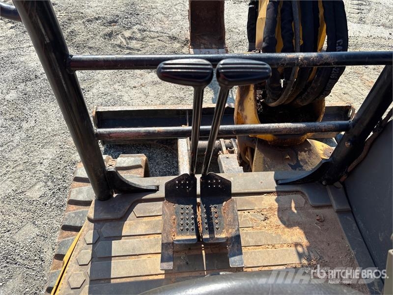 CAT 305E2 CR Mini Excavator Minibagger < 7t