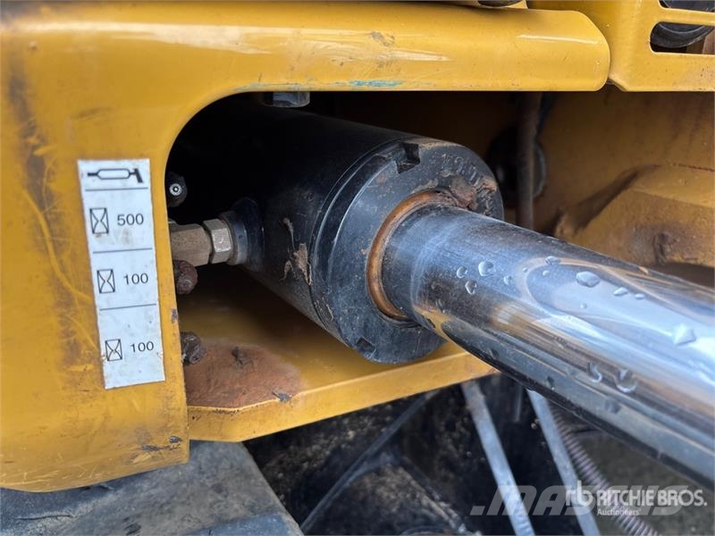 CAT 305E2 CR Mini Excavator حفارات صغيرة أقل من 7 طن (حفارات صغيرة)