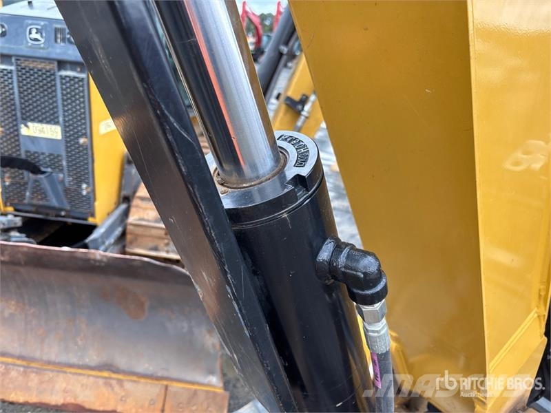 CAT 305E2 CR Mini Excavator حفارات صغيرة أقل من 7 طن (حفارات صغيرة)