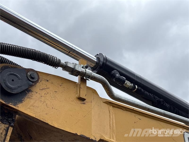 CAT 305E2 CR Mini Excavator Mini bagri <7t