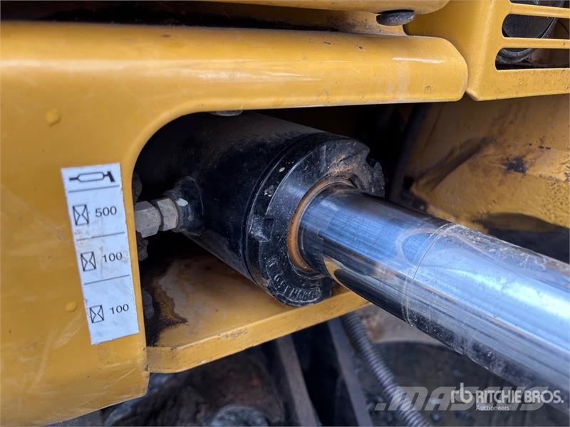 CAT 305E2 CR Mini Excavator Mini bagri <7t