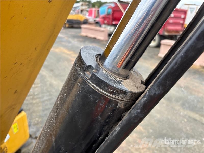 CAT 305E2 CR Mini Excavator Mini bagri <7t