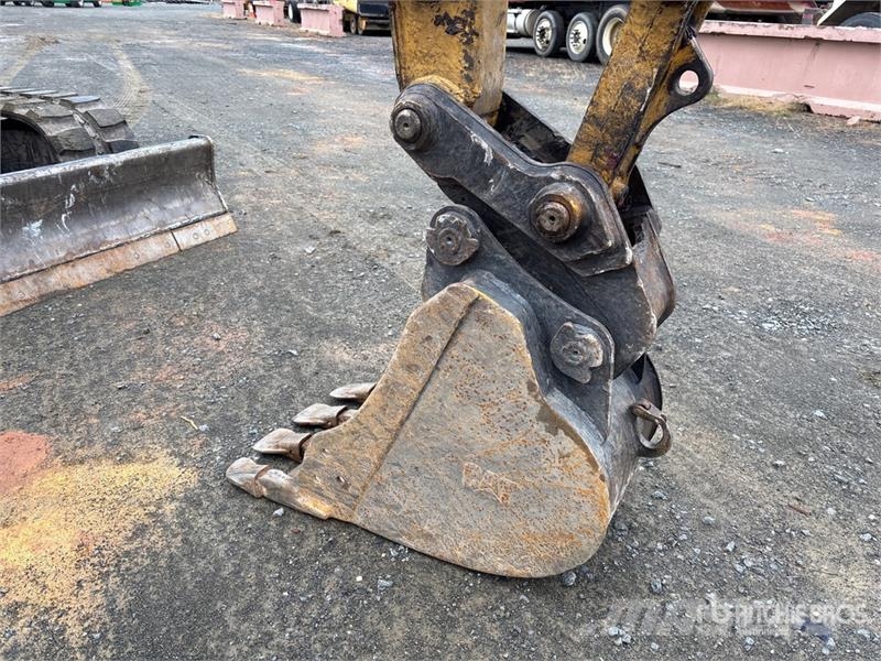 CAT 305E2 CR Mini Excavator Mini bagri <7t