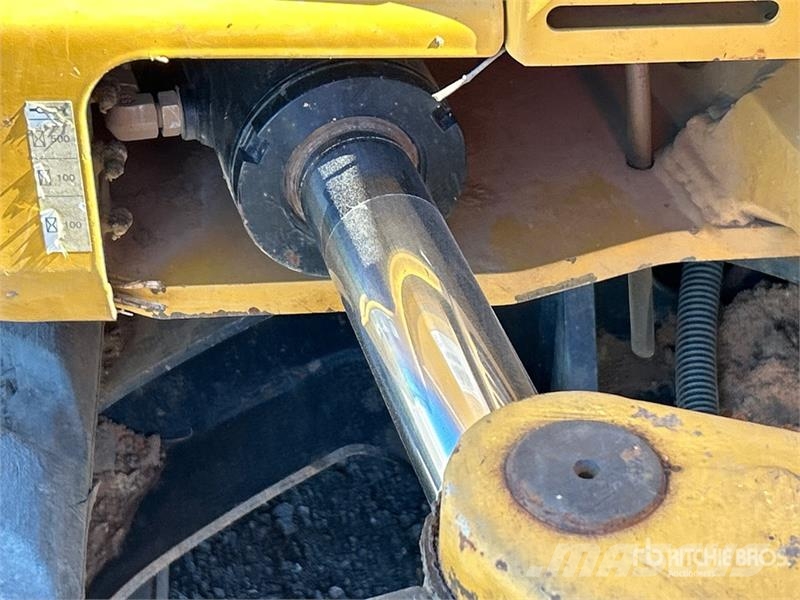 CAT 305E2 CR Mini Excavator Mini bagri <7t